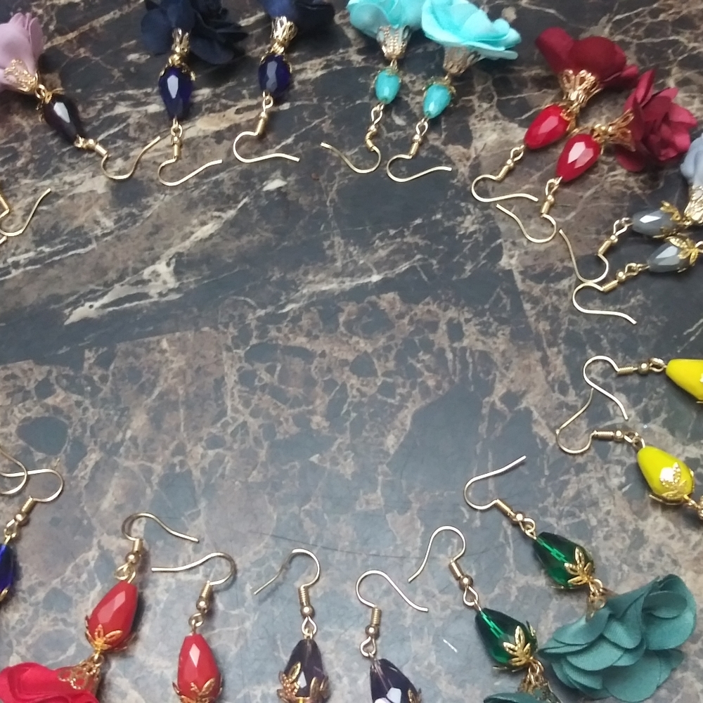 Aretes Artesanales cristal flor lote 12